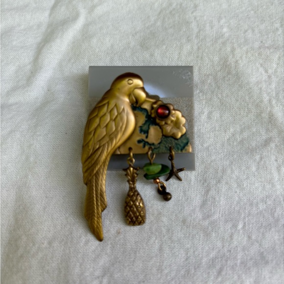 Vintage Parrot Tropical Bird Dangle Brooch Pin - Picture 2 of 4